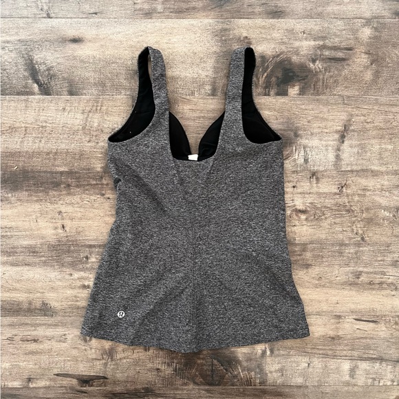 Women’s Lululemon Tank Top with Built in Bra - Size 4 - Picture 3 of 3